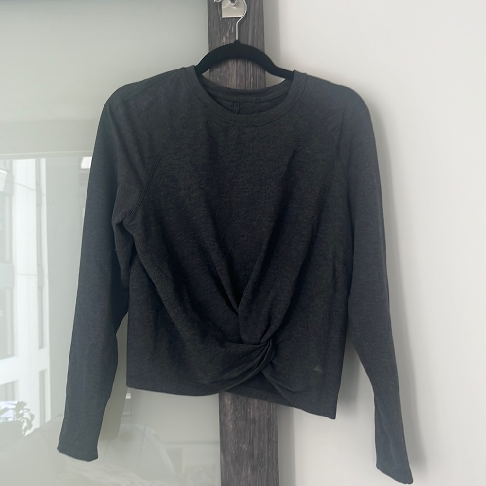 Lululemon Long-sleeved Top